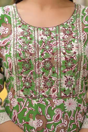 Women Floral Printed Regular Thread Work Kurta with Trousers & With Dupatta