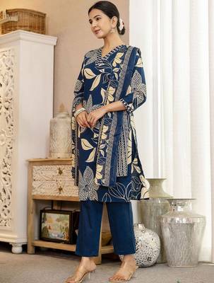 Women Floral Printed Regular Kurta with Trousers & With Dupatta 6