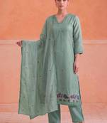 Women Ethnic Motifs Embroidered Regular Thread Work Chanderi Cotton Kurta with Trousers & With Dupatta