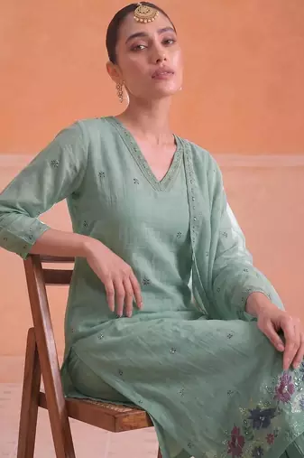 Women Ethnic Motifs Embroidered Regular Thread Work Chanderi Cotton Kurta with Trousers & With Dupatta