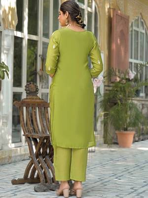 Women Ethnic Motifs Embroidered Regular Thread Work Pure Silk Kurta with Trousers & With Dupatta 2