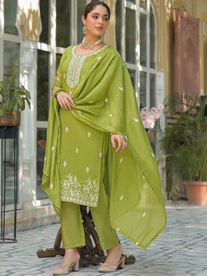 Women Ethnic Motifs Embroidered Regular Thread Work Pure Silk Kurta with Trousers & With Dupatta 3