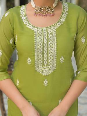 Women Ethnic Motifs Embroidered Regular Thread Work Pure Silk Kurta with Trousers & With Dupatta 7