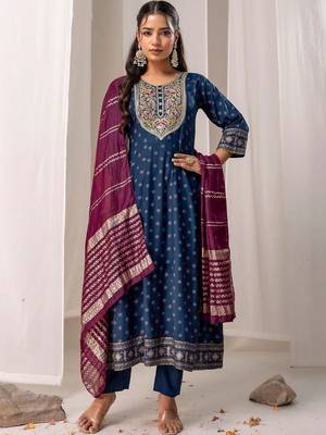 Women Ethnic Motifs Printed Regular Thread Work Kurta with Trousers & With Dupatta 1