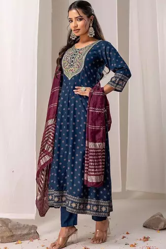 Women Ethnic Motifs Printed Regular Thread Work Kurta with Trousers & With Dupatta