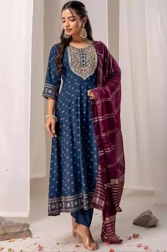 Women Ethnic Motifs Printed Regular Thread Work Kurta with Trousers & With Dupatta