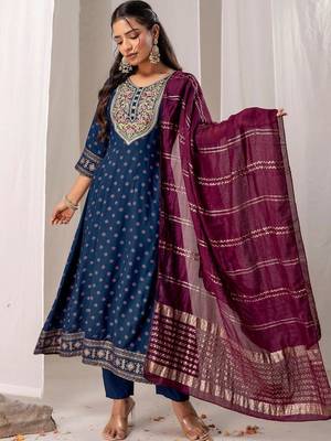 Women Ethnic Motifs Printed Regular Thread Work Kurta with Trousers & With Dupatta 7
