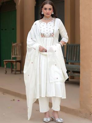Women Floral Embroidered Empire Thread Work Pure Cotton Kurta with Trousers & With Dupatta 1