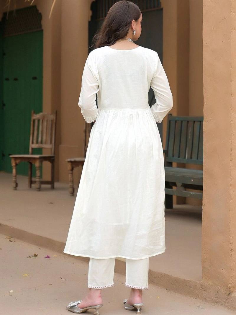 Women Floral Embroidered Empire Thread Work Pure Cotton Kurta with Trousers & With Dupatta