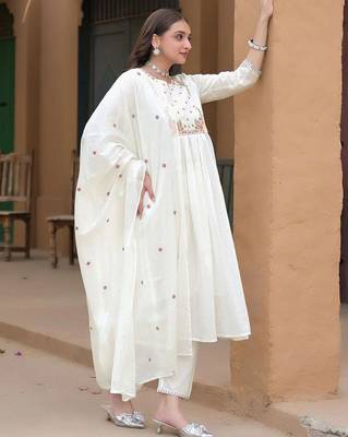 Women Floral Embroidered Empire Thread Work Pure Cotton Kurta with Trousers & With Dupatta 6