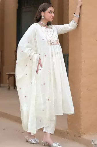 Women Floral Embroidered Empire Thread Work Pure Cotton Kurta with Trousers & With Dupatta