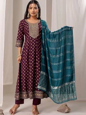 Women Ethnic Motifs Printed Regular Kurta with Trousers & With Dupatta 6
