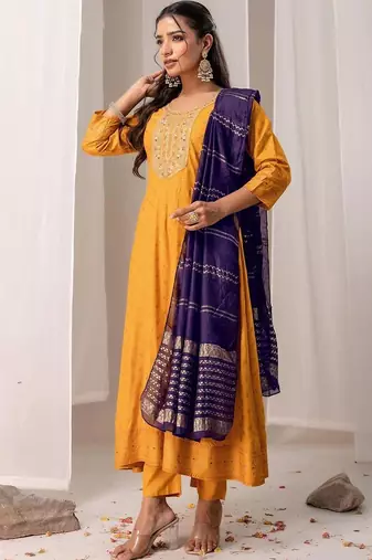 Women Ethnic Motifs Printed Regular Thread Work Kurta with Trousers & With Dupatta