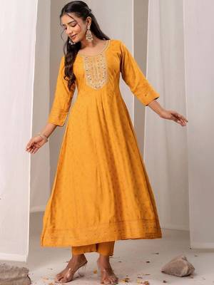 Women Ethnic Motifs Printed Regular Thread Work Kurta with Trousers & With Dupatta 5