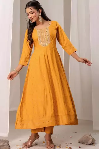 Women Ethnic Motifs Printed Regular Thread Work Kurta with Trousers & With Dupatta