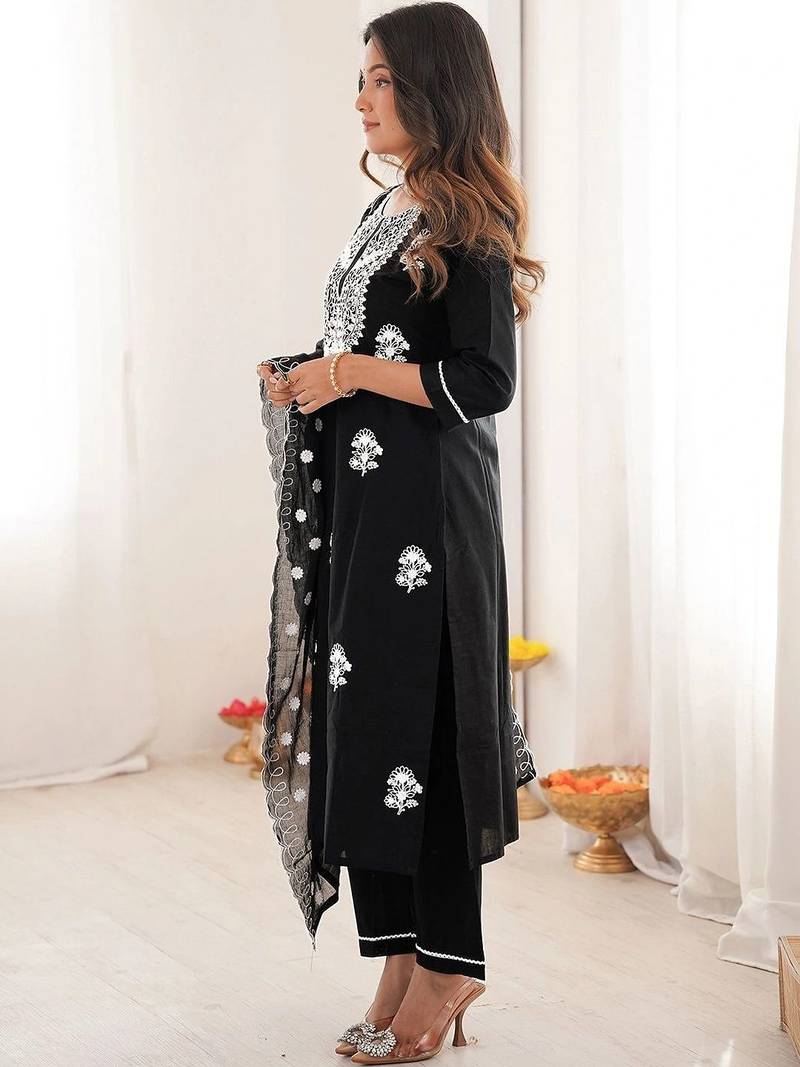 Women Ethnic Motifs Embroidered Regular Thread Work Pure Cotton Kurta with Trousers & With Dupatta