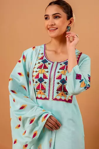 Women Ethnic Motifs Embroidered Regular Thread Work Kurta with Trousers & With Dupatta