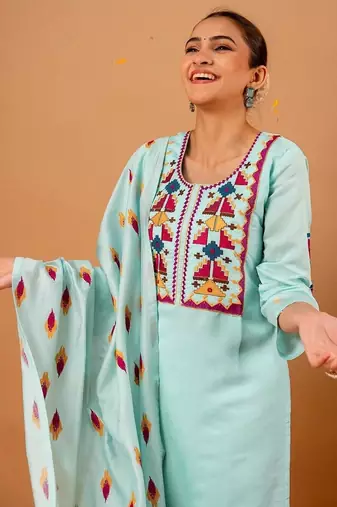 Women Ethnic Motifs Embroidered Regular Thread Work Kurta with Trousers & With Dupatta