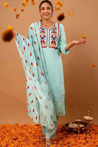 Women Ethnic Motifs Embroidered Regular Thread Work Kurta with Trousers & With Dupatta