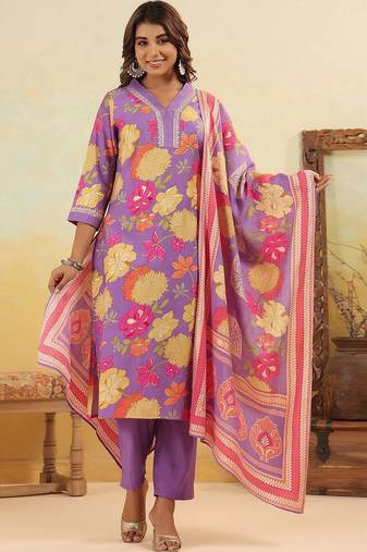 Women Floral Printed Regular Pure Silk Kurta with Trousers & With Dupatta