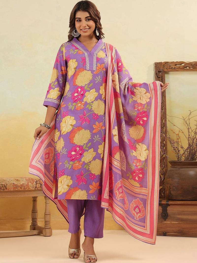 Women Floral Printed Regular Pure Silk Kurta with Trousers & With Dupatta