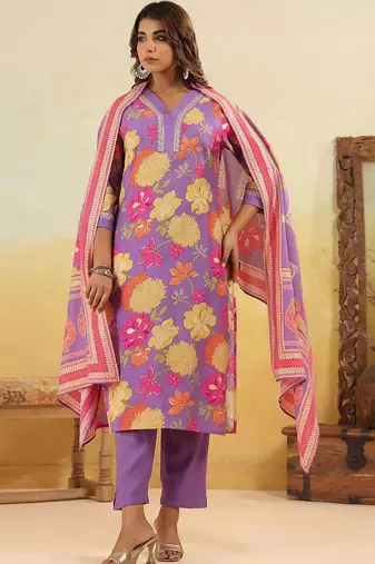 Women Floral Printed Regular Pure Silk Kurta with Trousers & With Dupatta