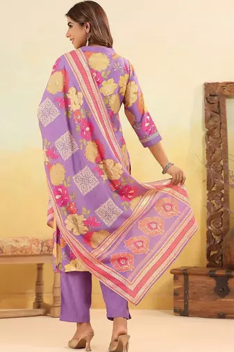 Women Floral Printed Regular Pure Silk Kurta with Trousers & With Dupatta