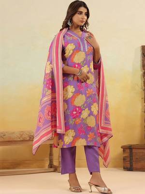 Women Floral Printed Regular Pure Silk Kurta with Trousers & With Dupatta 4