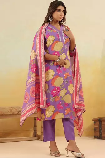 Women Floral Printed Regular Pure Silk Kurta with Trousers & With Dupatta