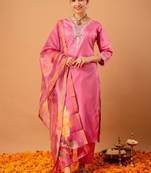 Women Floral Embroidered Regular Thread Work Kurta with Trousers & With Dupatta