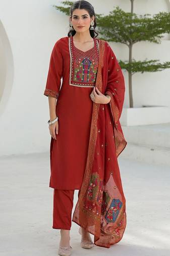 Women Ethnic Motifs Embroidered Regular Thread Work Kurta with Trousers & With Dupatta