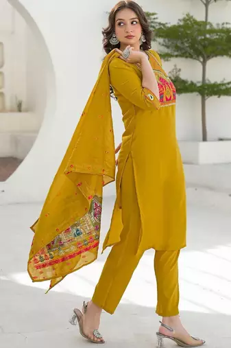 Women Ethnic Motifs Embroidered Regular Kurta with Trousers & With Dupatta