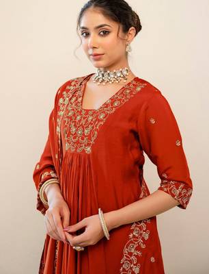 Women Ethnic Motifs Embroidered Empire Thread Work Kurta with Trousers & With Dupatta 2