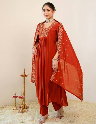 Women Ethnic Motifs Embroidered Empire Thread Work Kurta with Trousers & With Dupatta 3