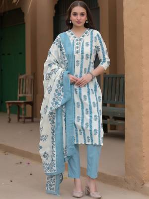 Women Floral Printed Regular Kurta with Trousers & With Dupatta 1