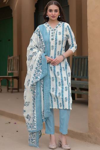 Women Floral Printed Regular Kurta with Trousers & With Dupatta