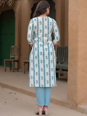 Women Floral Printed Regular Kurta with Trousers & With Dupatta 3
