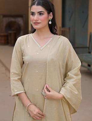 Ethnic Motifs Embroidered Regular Thread Work Kurta with Trousers & With Dupatta 2