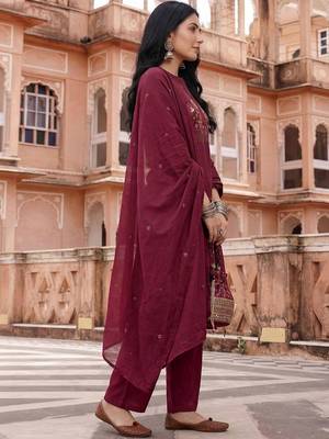 Women Ethnic Motifs Embroidered Regular Thread Work Kurta with Trousers & With Dupatta 6