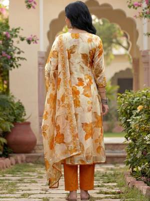 Women Floral Printed Regular Thread Work Kurta with Trousers & With Dupatta 3