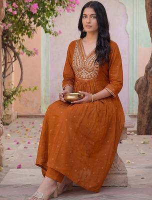 Women Ethnic Motifs Embroidered Panelled Thread Work Kurta with Trousers & With Dupatta 4
