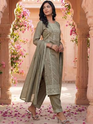 Women Ethnic Motifs Embroidered Regular Thread Work Kurta with Trousers & With Dupatta 6