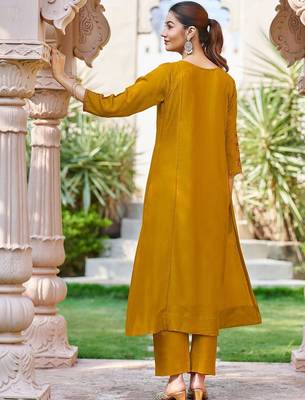 Women Ethnic Motifs Embroidered Empire Thread Work Kurta with Trousers & With Dupatta 3