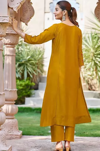 Women Ethnic Motifs Embroidered Empire Thread Work Kurta with Trousers & With Dupatta