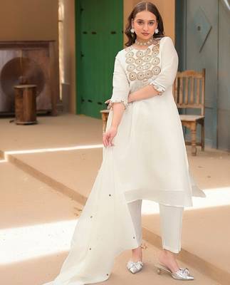 Women Ethnic Motifs Embroidered Empire Thread Work Chanderi Silk Kurta with Trousers & With Dupatta 4