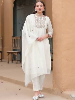 Women Ethnic Motifs Embroidered Empire Thread Work Chanderi Silk Kurta with Trousers & With Dupatta 5