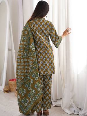 Women Printed Regular Kurta with Trousers & With Dupatta 3