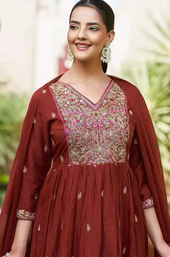 Women Embroidered Regular Pure Cotton Kurta with Trousers & With Dupatta