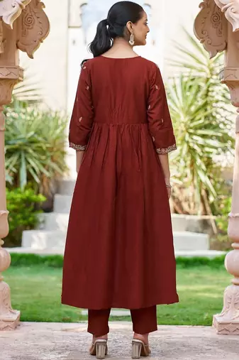Women Embroidered Regular Pure Cotton Kurta with Trousers & With Dupatta