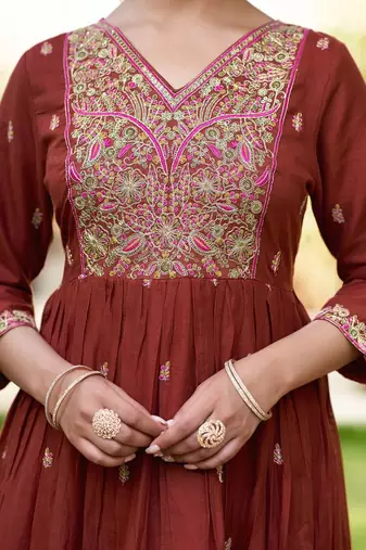 Women Embroidered Regular Pure Cotton Kurta with Trousers & With Dupatta